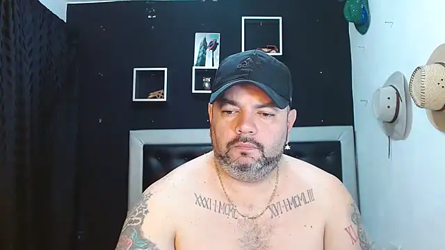 Snapshot of perverseveteranmanxxx chatting on January 2025 02:00:01 PM perverseveteranmanxxx online show from January 2025 02:00:01 PM