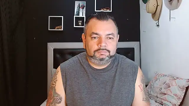 Snapshot of perverseveteranmanxxx chatting on February 2025 02:07:01 AM perverseveteranmanxxx online show from February 2025 02:07:01 AM