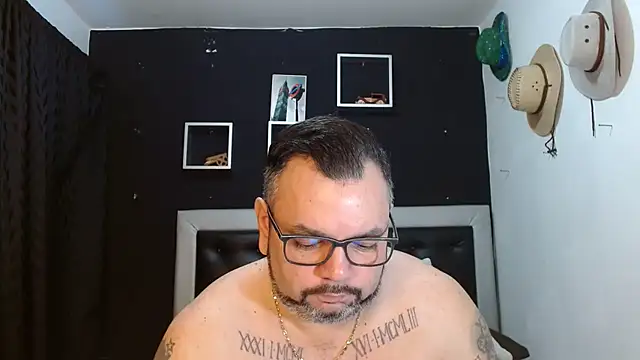 Snapshot of perverseveteranmanxxx chatting on February 2025 02:53:02 PM perverseveteranmanxxx online show from February 2025 02:53:02 PM