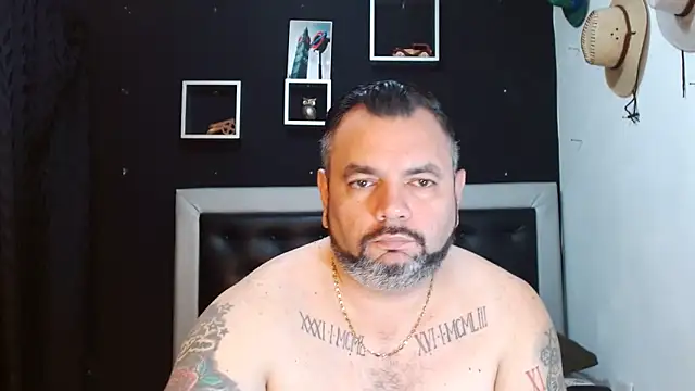 Snapshot of perverseveteranmanxxx chatting on February 2025 03:06:01 AM perverseveteranmanxxx online show from February 2025 03:06:01 AM