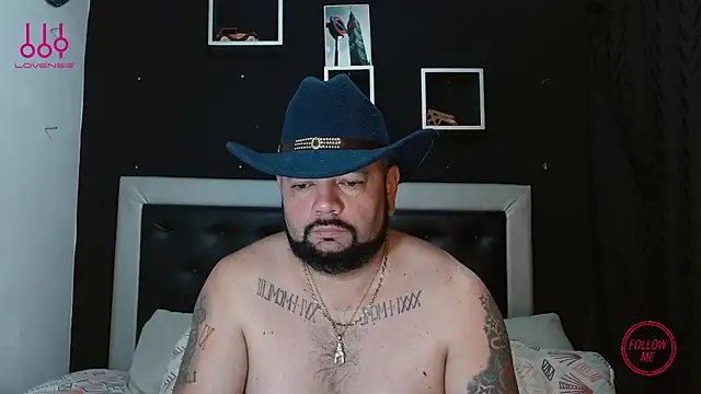 Snapshot of perverseveteranmanxxx chatting on March 2025 12:44:02 PM perverseveteranmanxxx online show from March 2025 12:44:02 PM