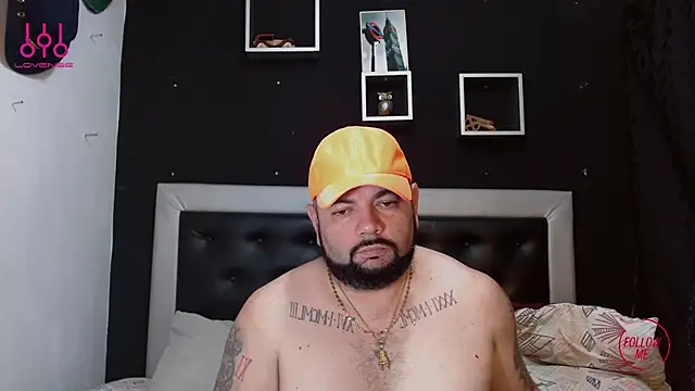 Snapshot of perverseveteranmanxxx chatting on March 2025 07:43:02 PM perverseveteranmanxxx online show from March 2025 07:43:02 PM