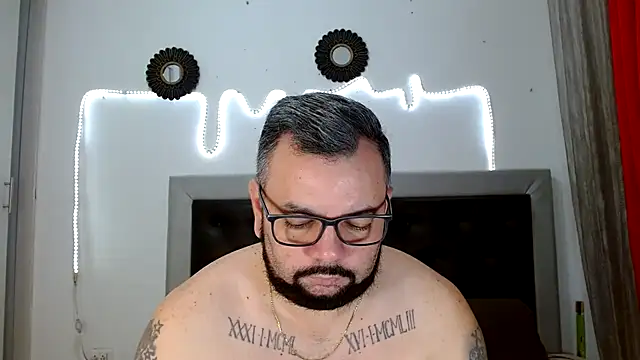 Snapshot of perverseveteranmanxxx chatting on September 2025 04:51:02 PM perverseveteranmanxxx online show from September 2025 04:51:02 PM