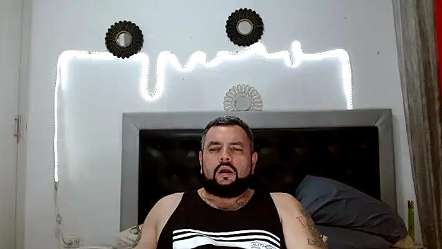 Snapshot of perverseveteranmanxxx chatting on September 2025 04:16:02 AM perverseveteranmanxxx online show from September 2025 04:16:02 AM