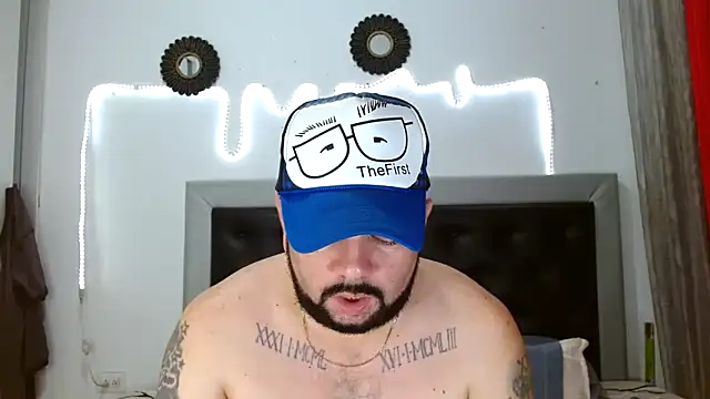 Snapshot of perverseveteranmanxxx chatting on October 2025 05:25:01 AM perverseveteranmanxxx online show from October 2025 05:25:01 AM