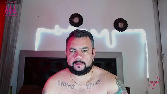 Snapshot of perverseveteranmanxxx chatting on October 2025 01:08:02 PM perverseveteranmanxxx online show from October 2025 01:08:02 PM