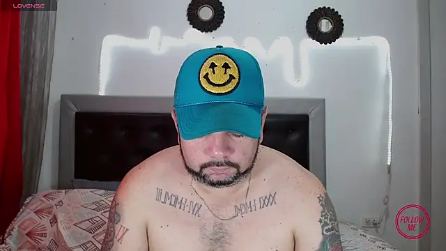 Snapshot of perverseveteranmanxxx chatting on October 2025 02:39:02 PM perverseveteranmanxxx online show from October 2025 02:39:02 PM