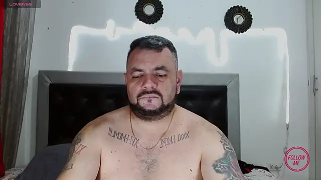 Snapshot of perverseveteranmanxxx chatting on October 2025 05:00:02 AM perverseveteranmanxxx online show from October 2025 05:00:02 AM