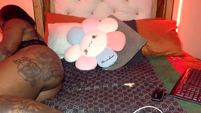 Snapshot of creamyamber chatting on March 2026 01:21:01 AM creamyamber online show from March 2026 01:21:01 AM