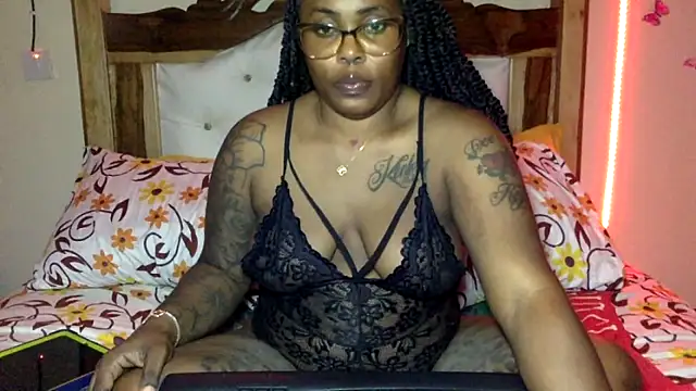 Snapshot of creamyamber chatting on April 2026 01:39:01 AM creamyamber online show from April 2026 01:39:01 AM