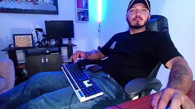 Thiago 420 online show from May 2026 11:01:04 PM
