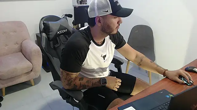 Thiago 420 online show from May 2026 11:02:02 PM