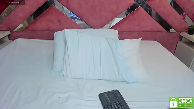 MiaInk  online show from May 2026 01:56:01 AM