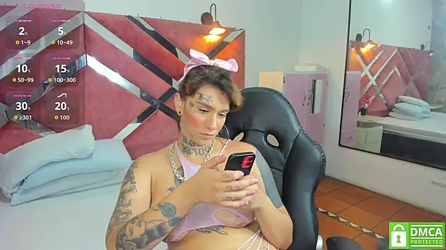 MiaInk  online show from May 2026 07:21:01 PM