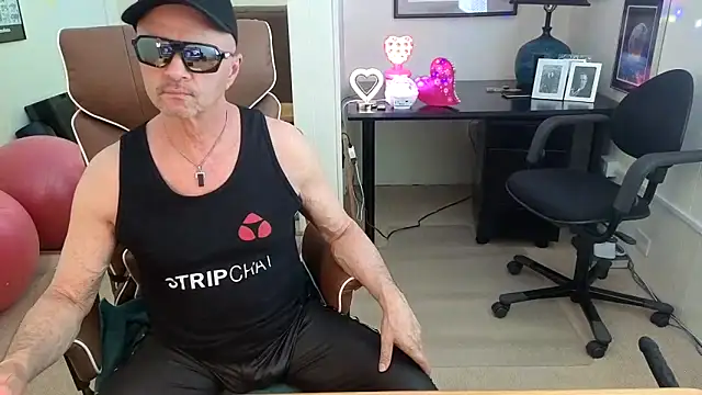 hotdadbod online show from April 2026 09:39:01 PM