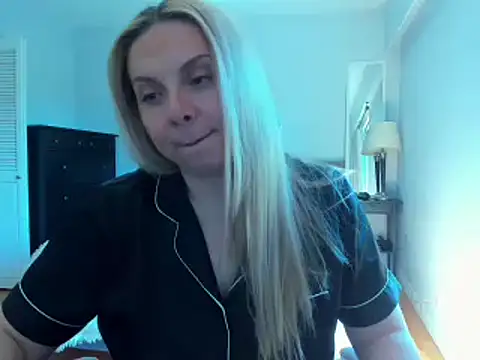Snapshot of Laviora chatting on May 2026 11:02:01 PM Laviora online show from May 2026 11:02:01 PM