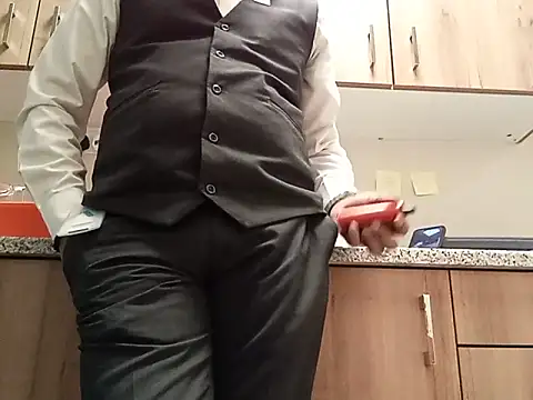 RAINBOWONE online show from June 2026 05:41:01 AM