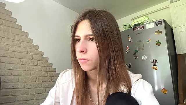 ZaraGuyette online show from May 2026 12:14:02 PM