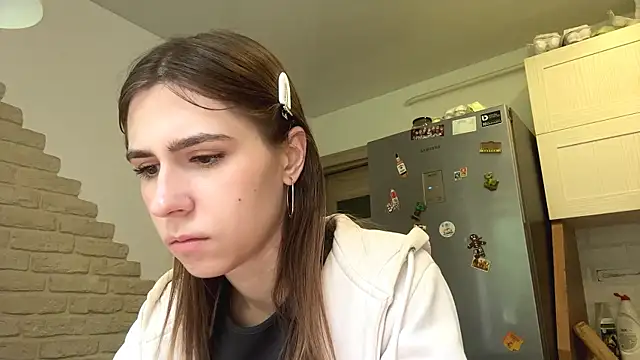 ZaraGuyette online show from May 2026 04:09:02 AM
