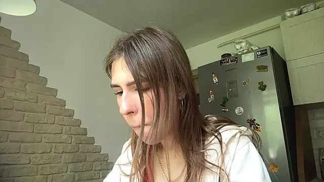 ZaraGuyette online show from June 2026 04:04:01 AM