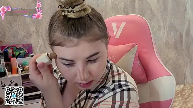 Snapshot of softiekitty chatting on July 2026 02:12:01 PM softiekitty online show from July 2026 02:12:01 PM