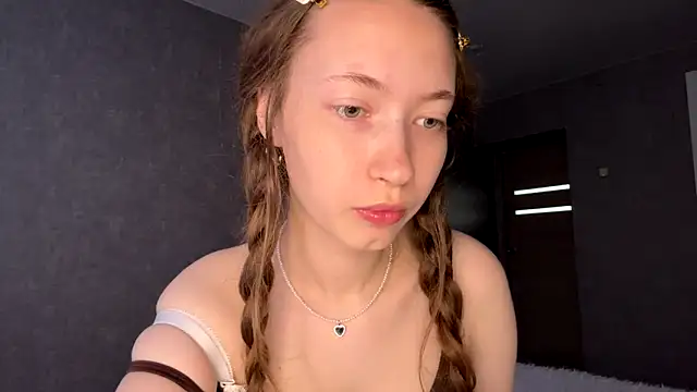 Snapshot of Emily_Mur_ chatting on June 2026 05:05:01 AM Emily Mur online show from June 2026 05:05:01 AM