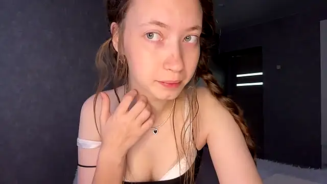 Snapshot of Emily_Mur_ chatting on July 2026 05:03:02 AM Emily Mur online show from July 2026 05:03:02 AM
