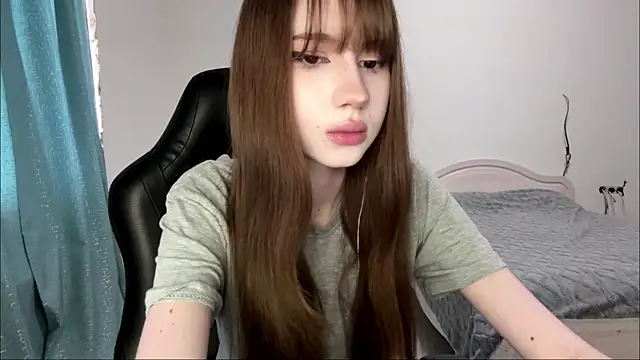 Snapshot of GiddyDoom chatting on May 2026 01:18:02 PM GiddyDoom online show from May 2026 01:18:02 PM