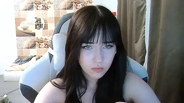 Snapshot of NoirEva chatting on June 2026 05:02:02 PM NoirEva online show from June 2026 05:02:02 PM