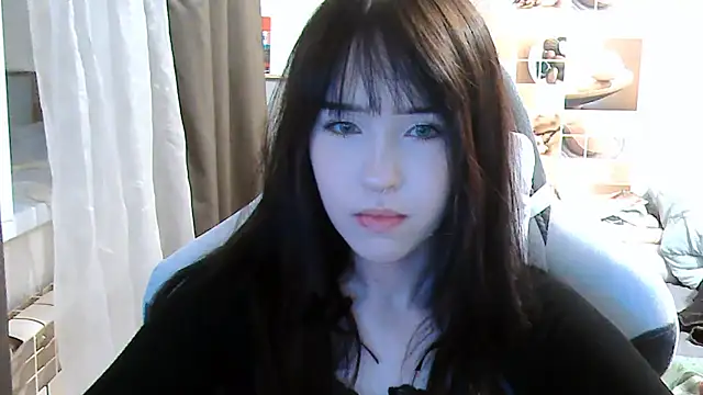 Snapshot of NoirEva chatting on July 2026 06:21:01 PM NoirEva online show from July 2026 06:21:01 PM