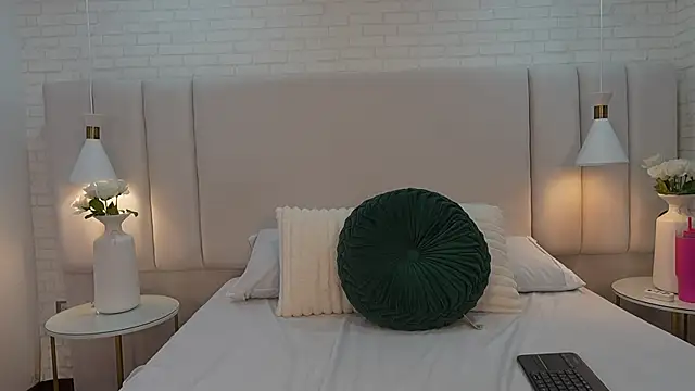 GabyJones  online show from June 2026 12:20:02 PM