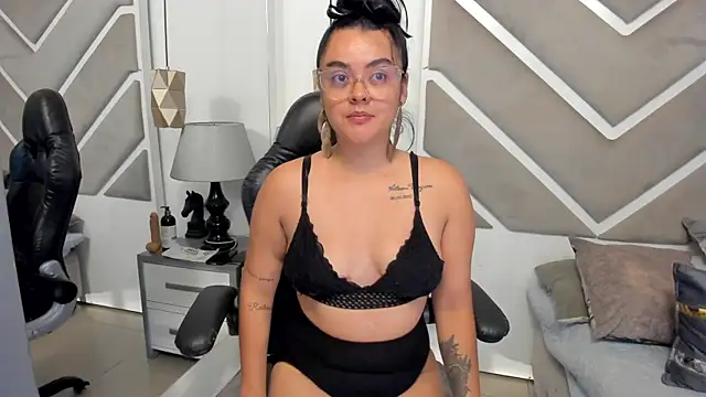 Perla Watson online show from May 2026 04:32:02 AM
