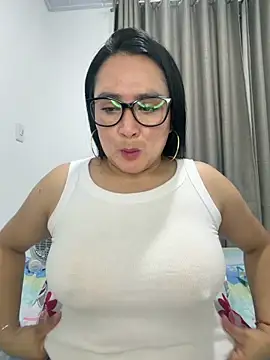 rousee69  online show from May 2026 10:00:01 AM