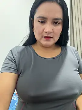 rousee69  online show from May 2026 11:02:01 PM
