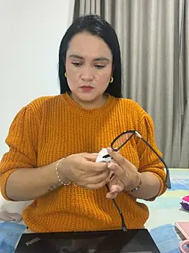 rousee69  online show from May 2026 11:57:01 PM