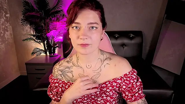 Snapshot of Nikki_Gringer chatting on June 2026 01:28:02 AM Nikki Gringer online show from June 2026 01:28:02 AM