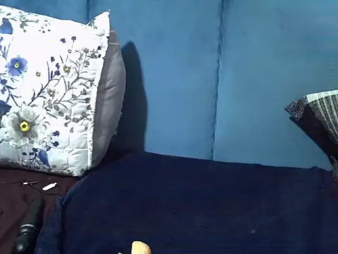 Snapshot of Queenleahx chatting on May 2026 06:09:02 AM Queenleahx online show from May 2026 06:09:02 AM