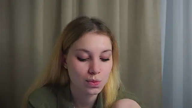 Sairallyn online show from June 2026 10:52:01 PM