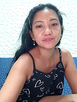 Snapshot of tinahturndo chatting on May 2026 05:56:01 PM tinahturndo online show from May 2026 05:56:01 PM