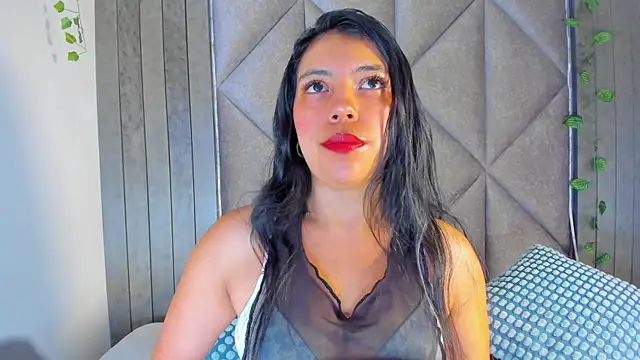 Snapshot of NinaSpicy__ chatting on May 2026 11:40:01 AM NinaSpicy online show from May 2026 11:40:01 AM
