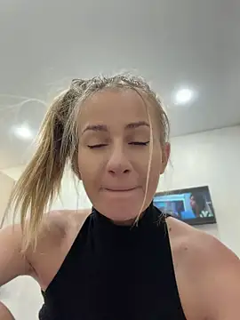 AnnaMist  online show from July 2026 06:58:02 PM