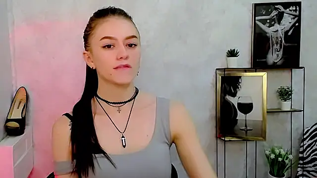AprillXoxo online show from June 2026 08:41:01 PM