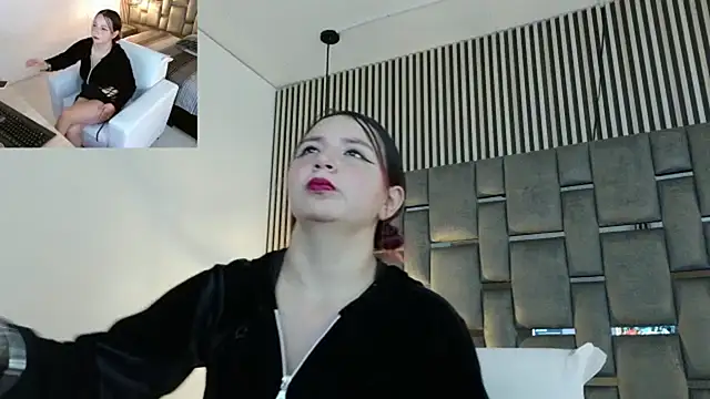 Snapshot of abigailthxx chatting on May 2026 11:33:02 PM abigailthxx online show from May 2026 11:33:02 PM