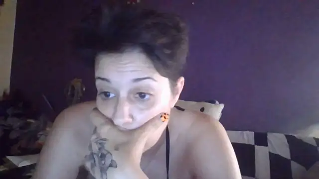 Snapshot of Estrella_40 chatting on May 2026 09:12:02 PM Estrella 40 online show from May 2026 09:12:02 PM