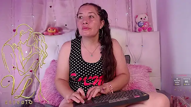 Snapshot of BLONDIE_TATIS chatting on July 2026 05:18:02 PM BLONDIE TATIS online show from July 2026 05:18:02 PM