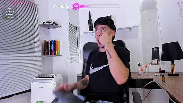 StefanoBigCock online show from May 2026 07:01:01 PM