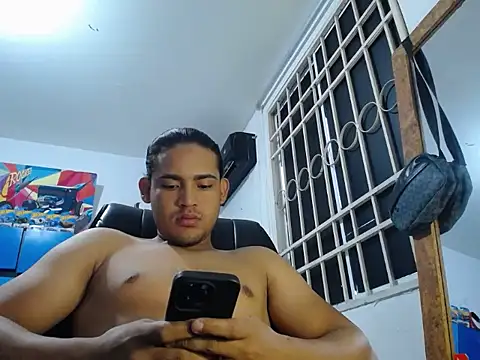 Snapshot of louis_rueda chatting on June 2026 09:06:02 PM louis rueda online show from June 2026 09:06:02 PM
