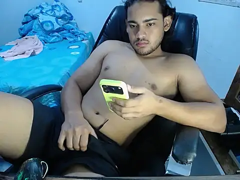 Snapshot of louis_rueda chatting on July 2026 08:15:02 PM louis rueda online show from July 2026 08:15:02 PM
