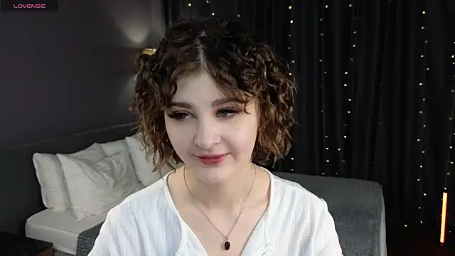 Kira  Fluffy online show from June 2026 12:05:02 AM