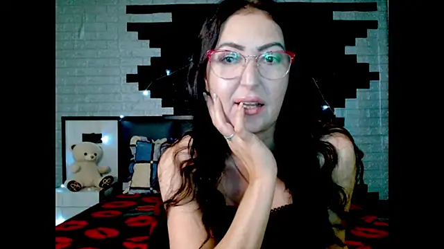 Ada Vera online show from June 2026 11:03:02 AM